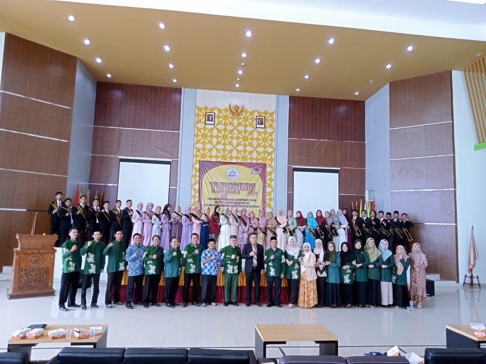 38 Mahasiswa Fakultas Dakwah dan Komunikasi Islam IAIN SAS Babel Ikuti Yudisium