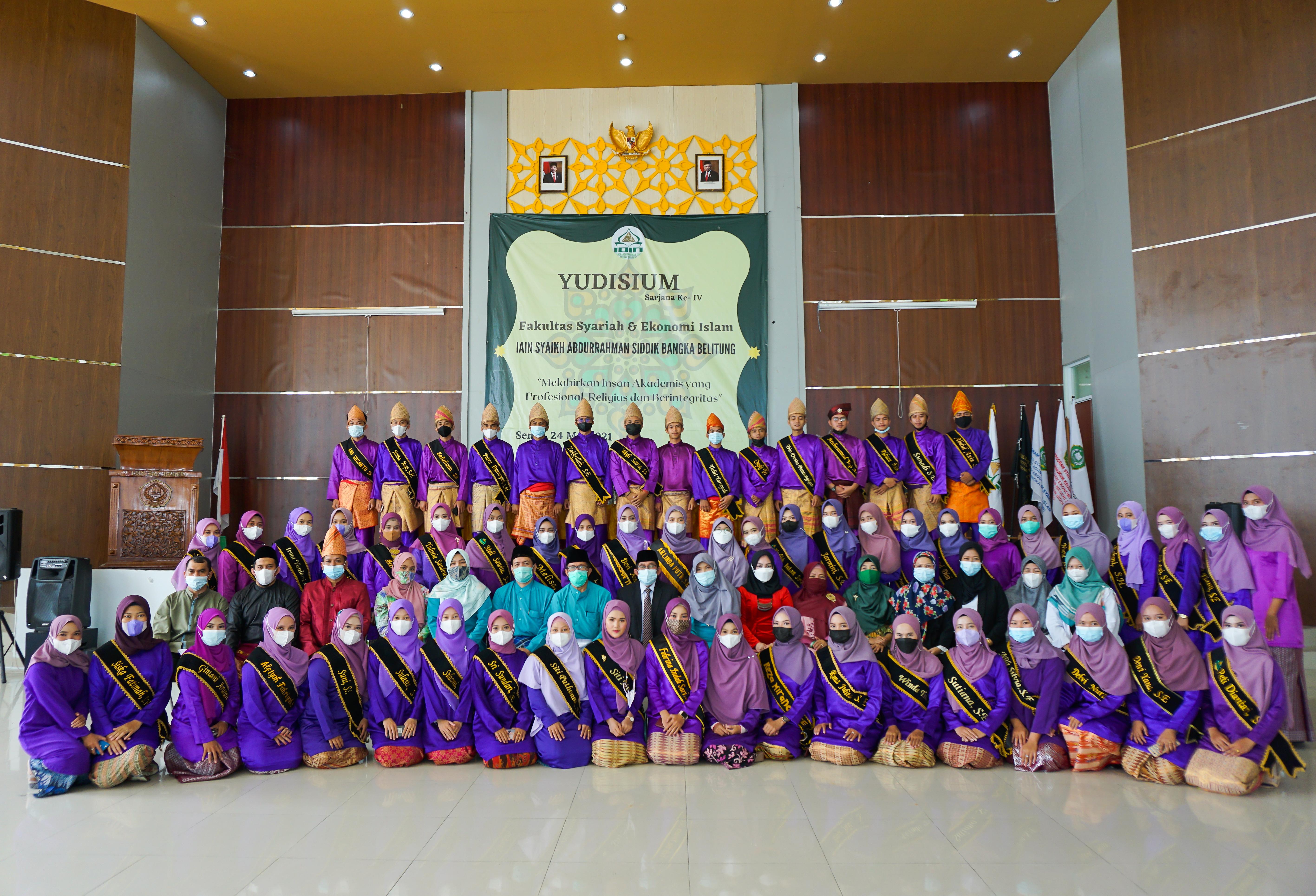 61 Mahasiswa Fakultas Syariah dan Ekonomi Islam IAIN SAS Babel Ikuti Yudisium Angkatan IV