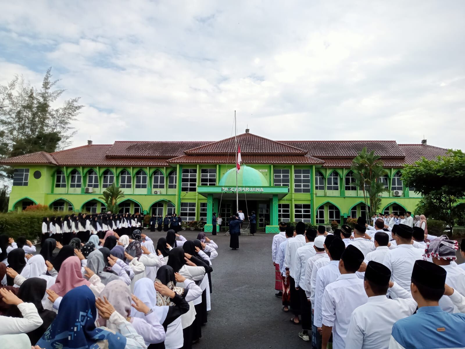 Apel Peringatan Hari Santri Tahun 2024 di IAIN SAS Babel Berlangsung Hikmat