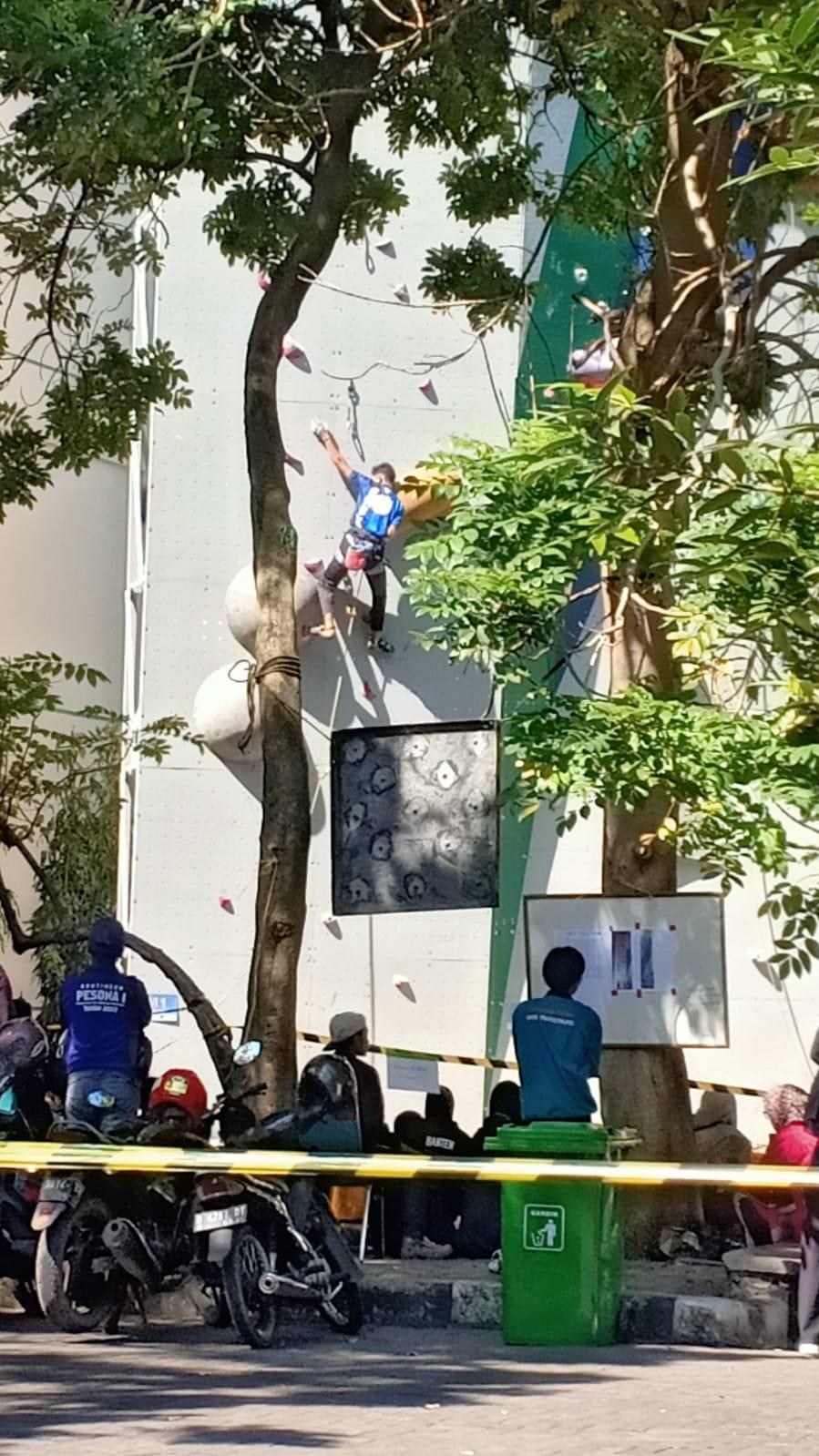 Hari Pertama, Atlet Panjat Dinding Lead Putri  IAIN SAS Babel Melaju Ke Semifinal PESONA I PTKN Tahun 2022