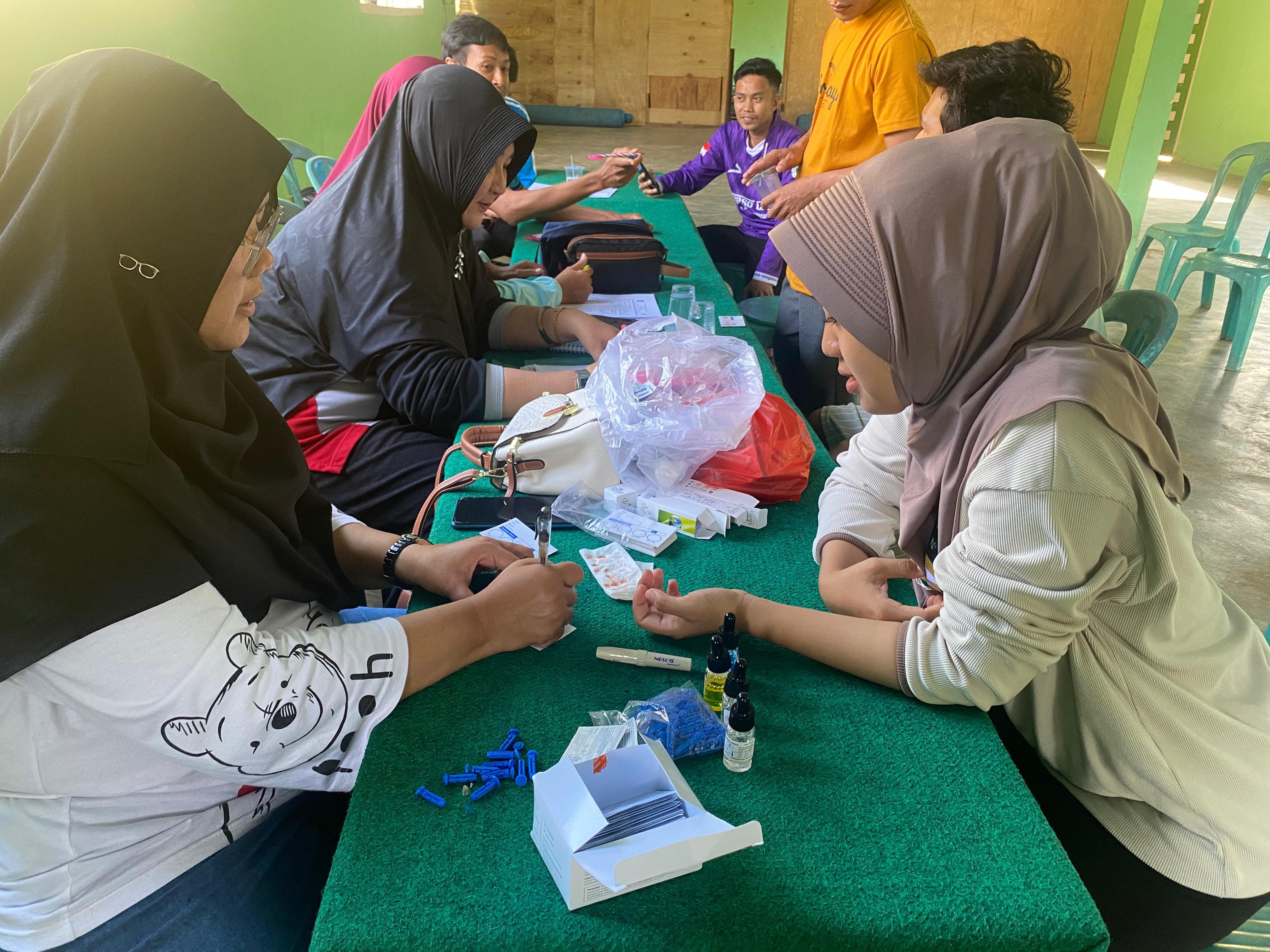 Bentuk Kerja sama Puskesmas Kelapa Bersama Mahasiswa KKN IAIN SAS Babel DI Desa Tuik