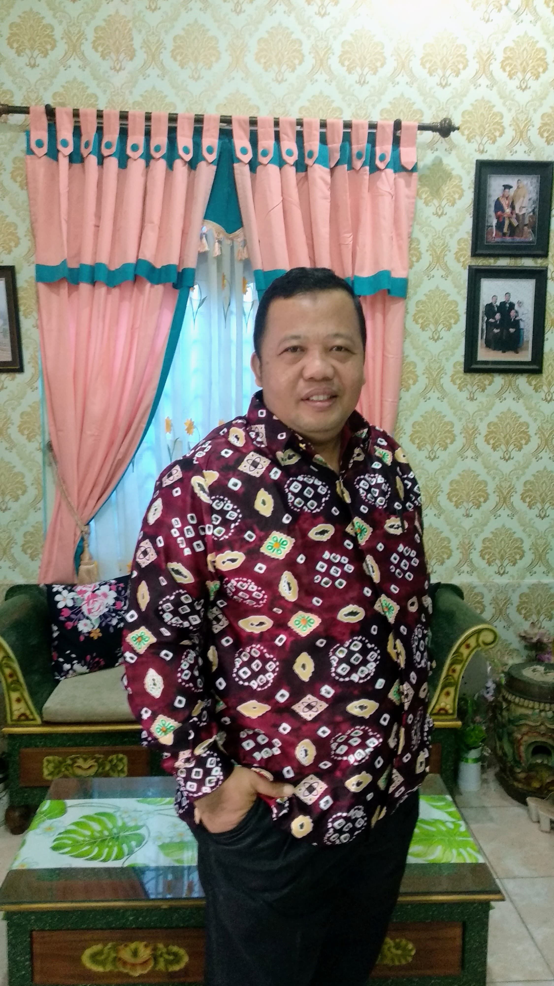 Dahsyat…. Dr. H. Iskandar, M.Hum Dekan FSEI dipilih jadi Tim Perumus Debat Terbuka 7 Kab/kota