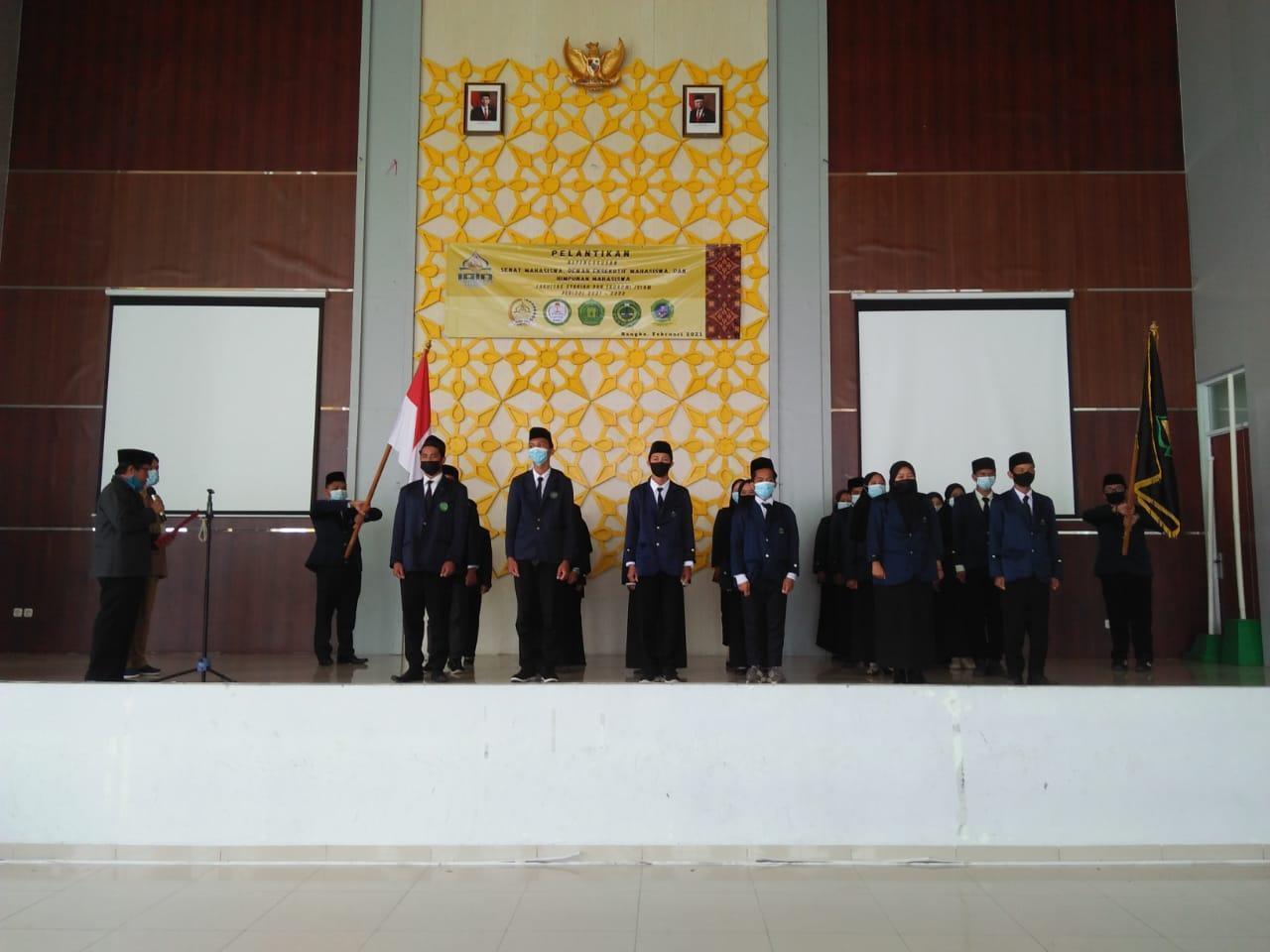 Dekan Lantik SEMA, DEMA  dan HIMA Fakultas Syariah dan Ekonomi Islam Periode 2021-2022