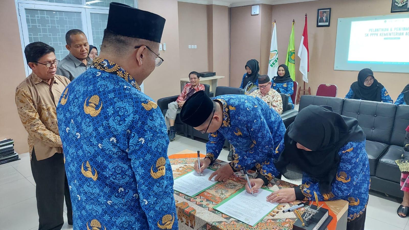 Delapan PPPK IAIN SAS Babel Tahun Anggaran 2022 Resmi Dilantik