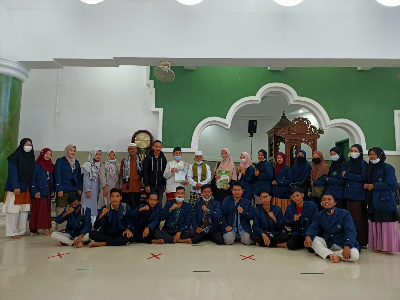 Dosen FSEI dan Mahasiswa HKI IAIN SAS Babel Mengkalibrasi Jam Masjid di Kota Pangkalpinang