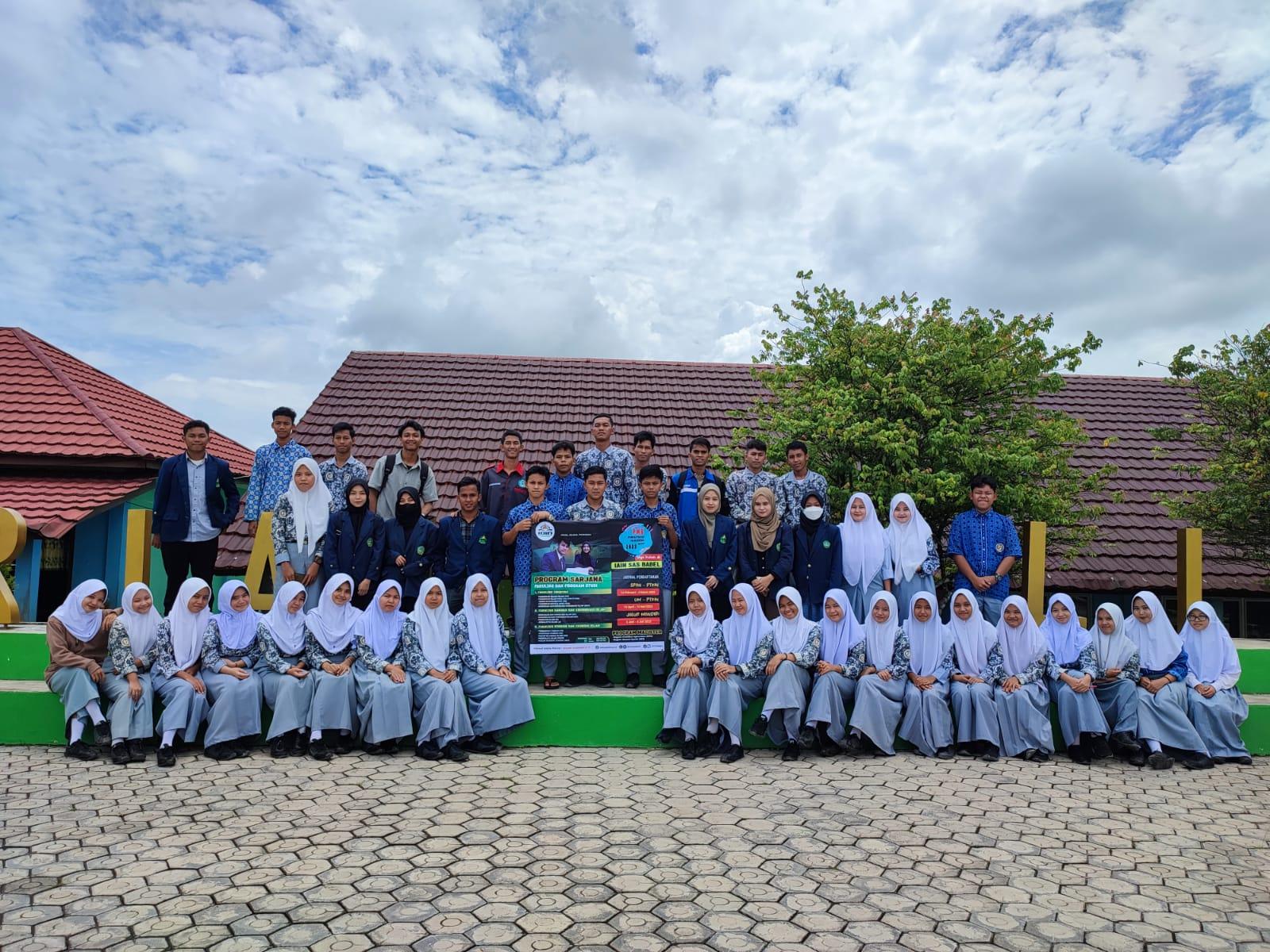Gandeng Mahasiswa Bidik Misi KIP-K IAIN SAS Babel Sukseskan Sosialisasi PMB 2023