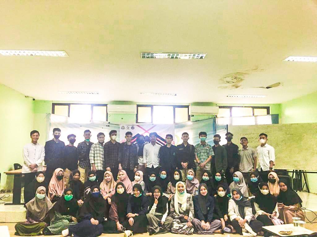 Gelar Forum Group Discussion (FGD), HIMA Prodi TBI Bangkitkan Semangat Para Mahasiswa