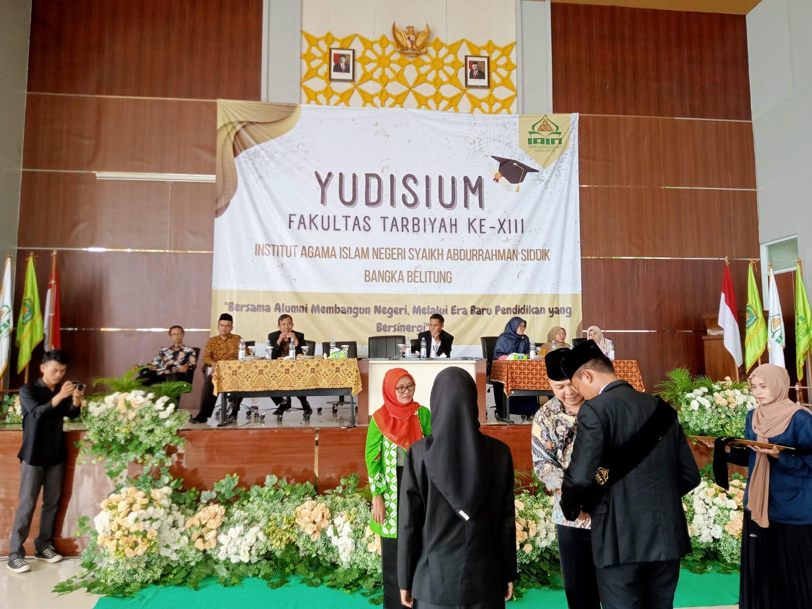 Gelar Yudisium ke XIII, Fakultas Tarbiyah IAIN SAS Babel Luluskan 75 Mahasiswa