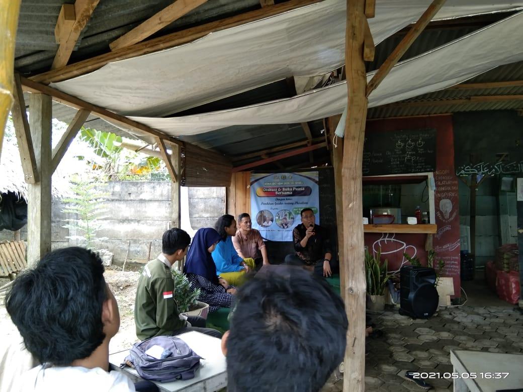 Hima Prodi BKI IAIN SAS Babel Diskusi Pemikiran Gus Dur Tentang Pluralisme dan Buka Bersama