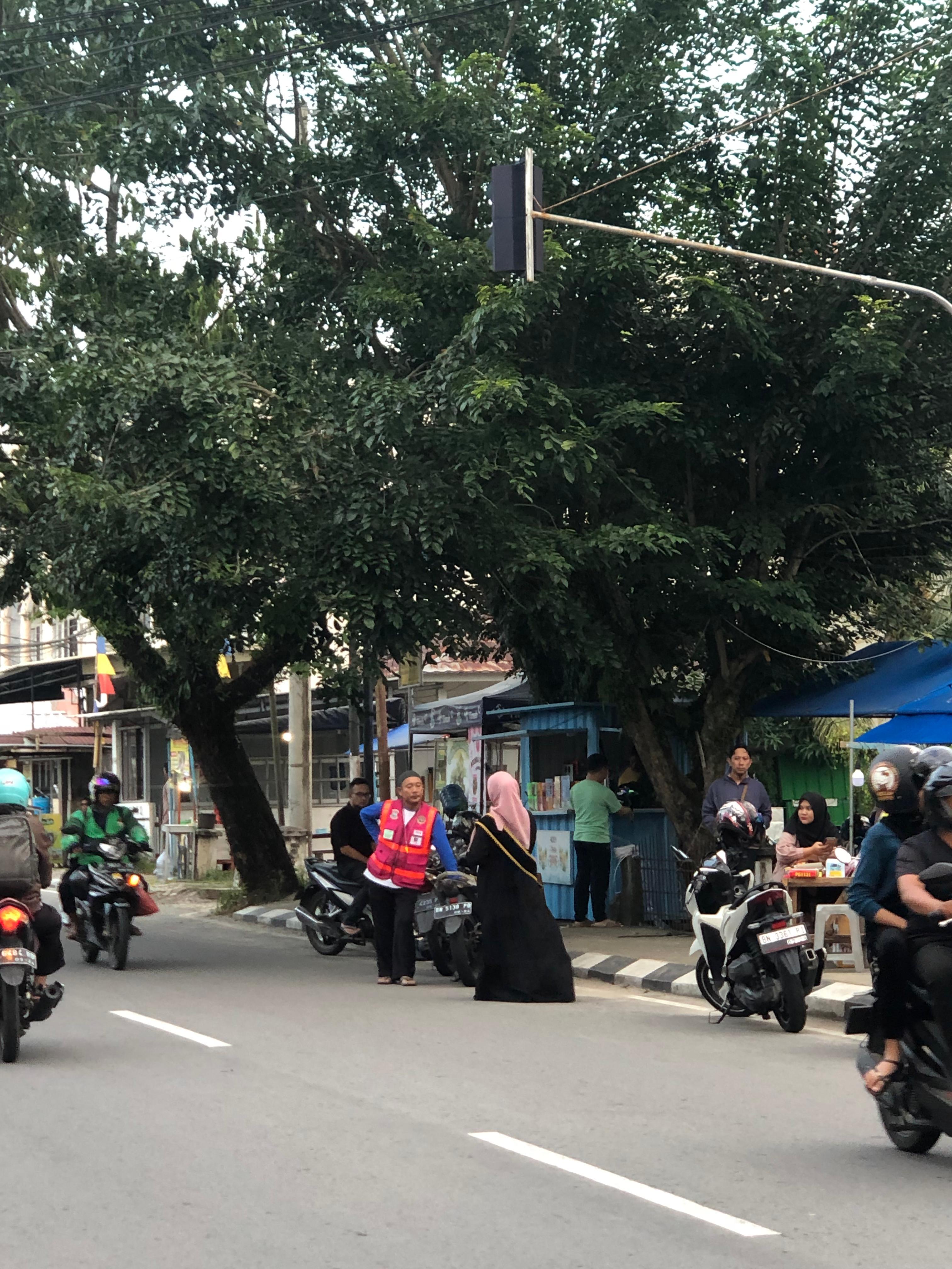 Hima Prodi PIAUD IAIN SAS Bangka Belitung Berbagi Takjil