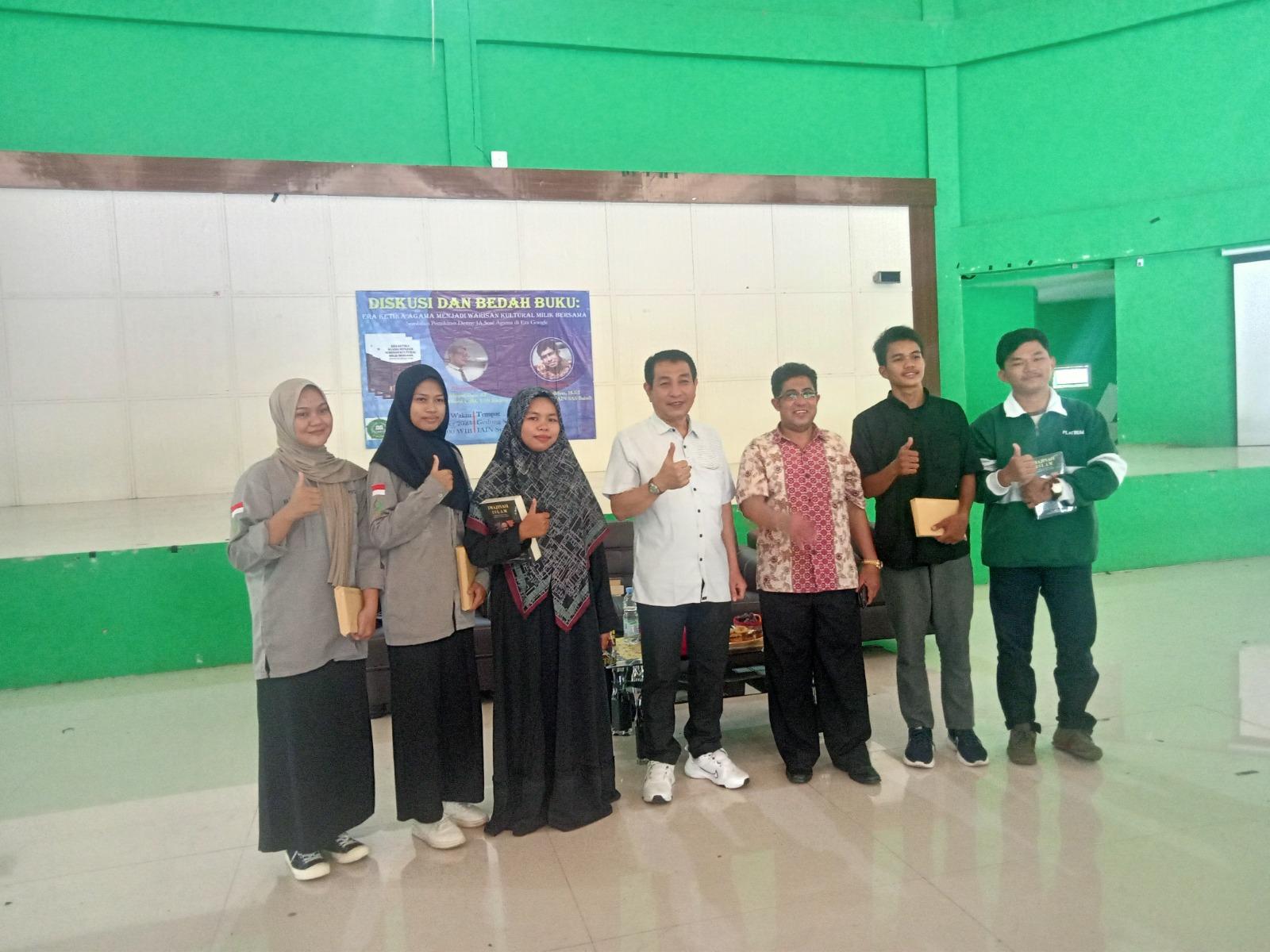 IAIN SAS Babel Gelar Diskusi dan Bedah Buku Karya Ahmad Gaus