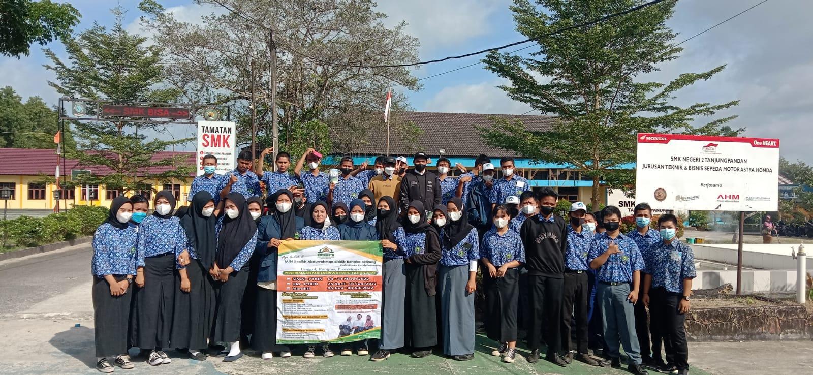 Kenalkan Kampus, Mahasiswa Bidik Misi KIP-K IAIN SAS Babel dan Himpunan Mahasiswa Belitung (HMB) Lakukan Sosialisasi Ke Sekolah