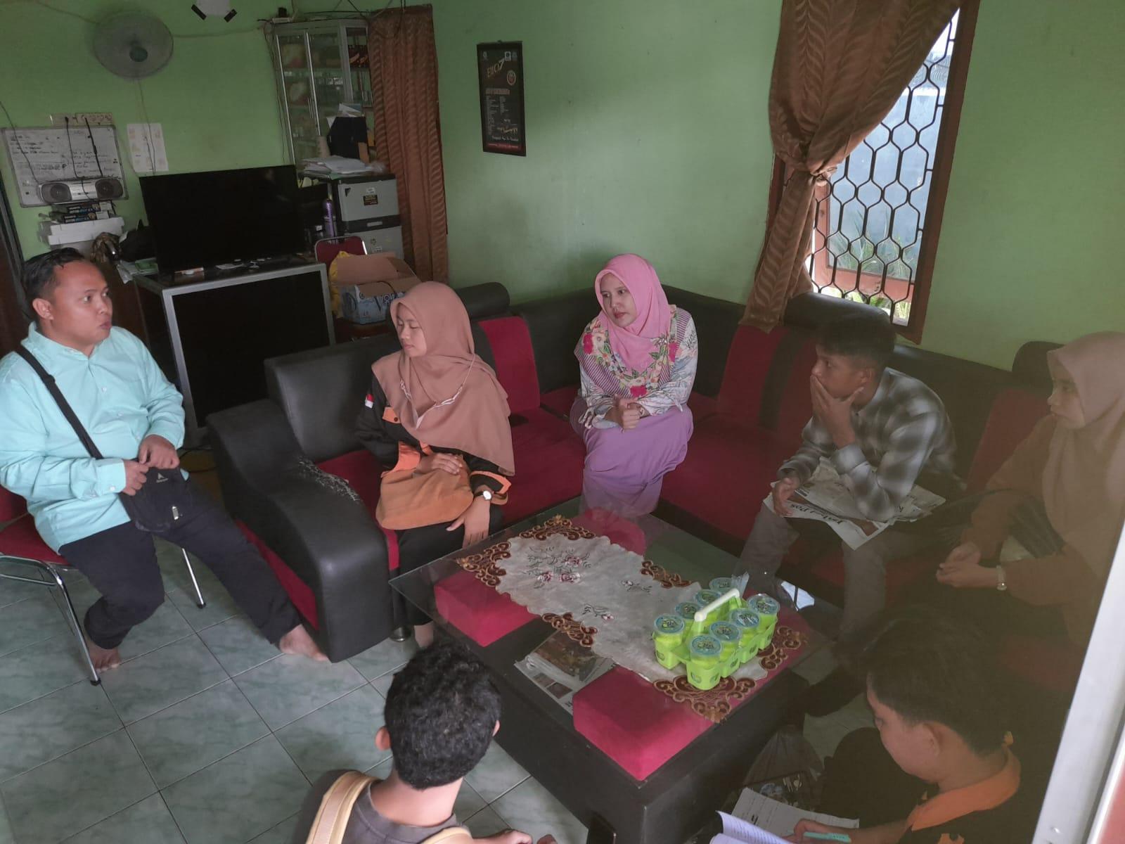 Dalami Dunia Radio, Mahasiswa Prodi Jurnalistik Islam Kunjungi SQ Radio Pangkalpinang