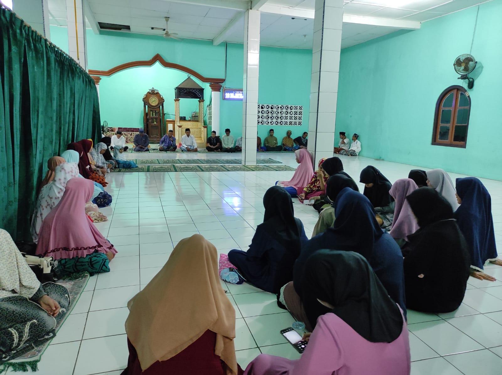 Mahasiswa KKN IAIN SAS Bangka Belitung di Desa Kemingking Ikut Mengisi Yasinan
