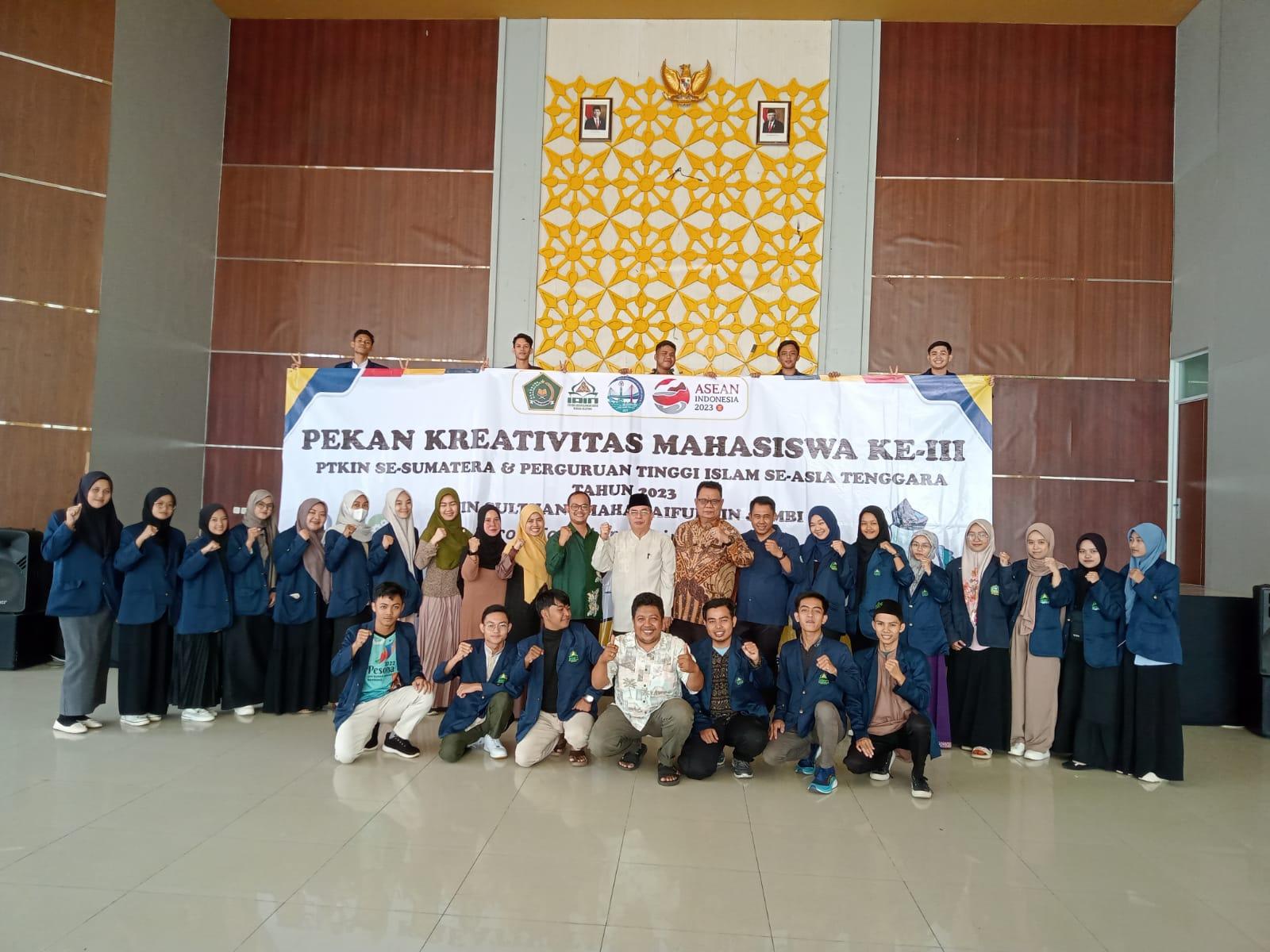 Lepas Kontingen PKM III Se - Sumatra, Wakil Rektor : Junjung Sportifitas dan Raih Gelar Juara