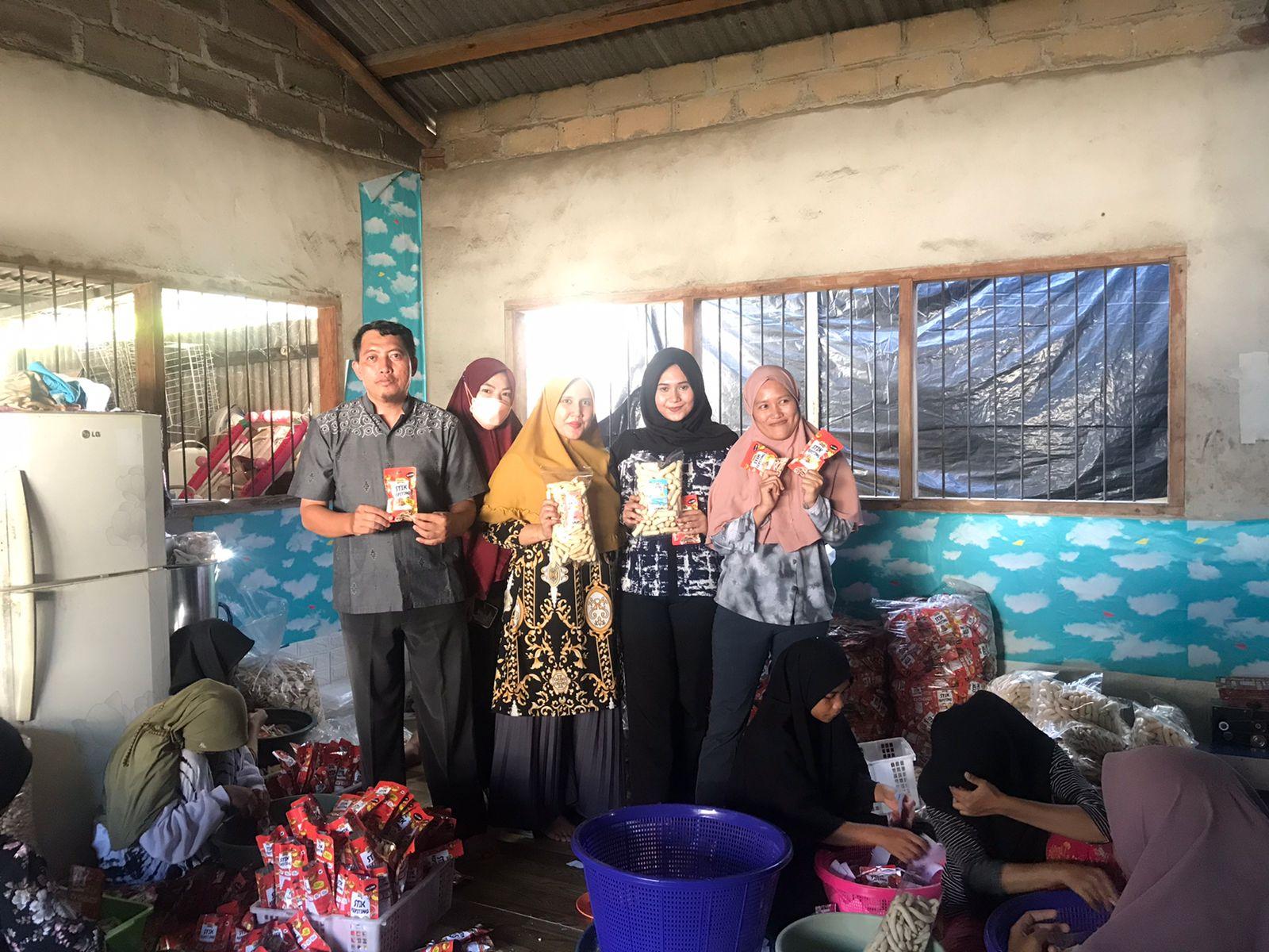 Tim Dosen dan Mahasiswa Fakultas Dakwah dan Komunikasi Islam IAIN SAS Babel Gelar Penelitian di Desa Kurau