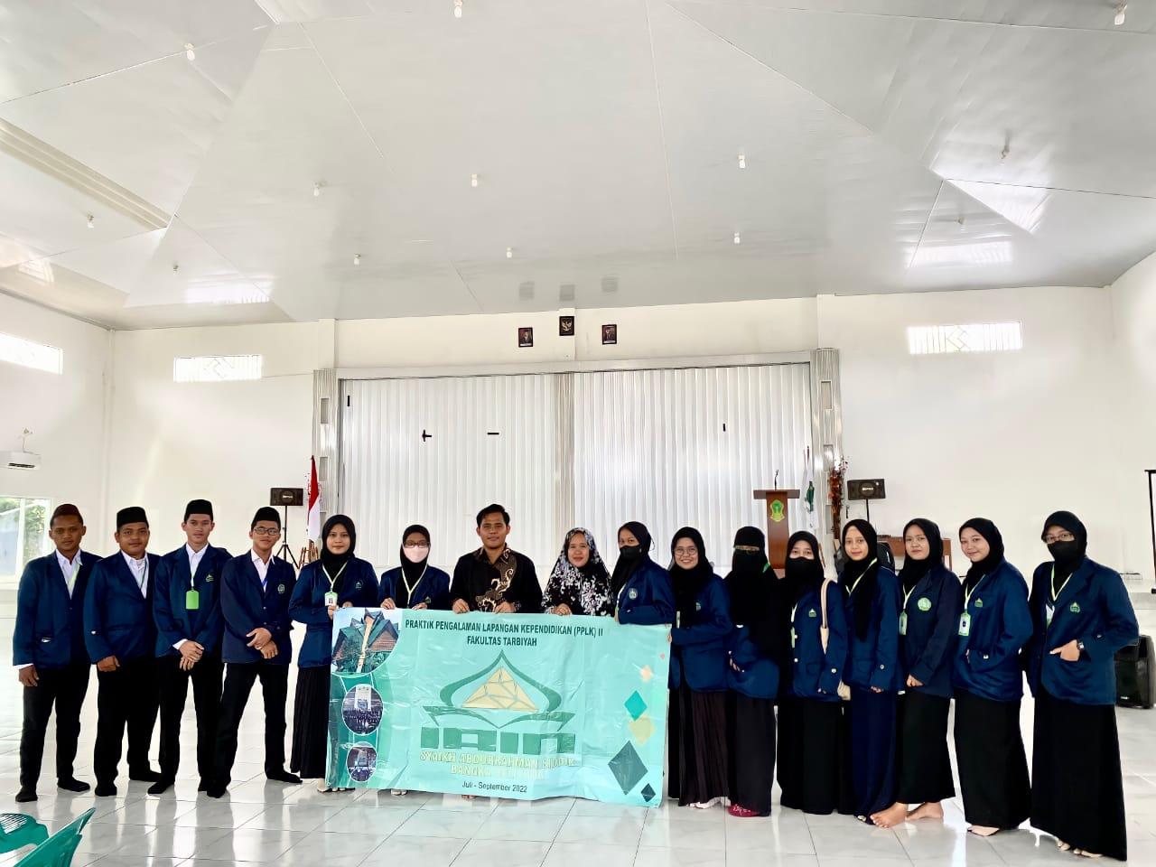 MA Muhajirin Koba Terima Mahasiswa PPLK II IAIN SAS Bangka Belitung