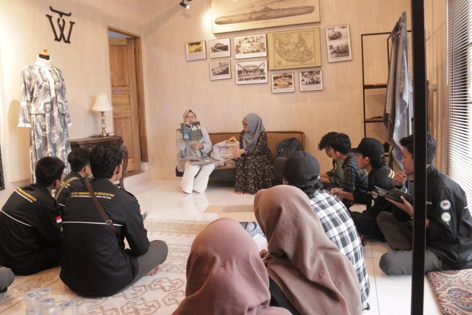 Mahasiswa Prodi KPI Belajar Ke Fashion Brand Lokal Tanah Wari Bangka Belitung