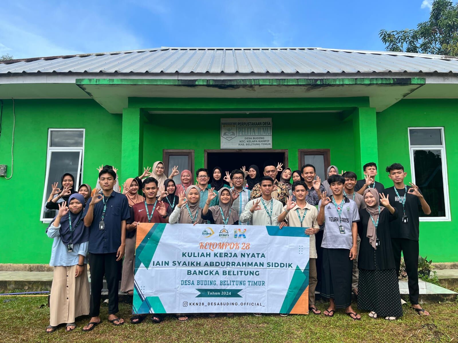 Mahasiswa KKN IAIN SAS Babel Kelompok 28 Bantu Kembangkan Layanan Perpustakaan Pelita Ilmu Desa Buding