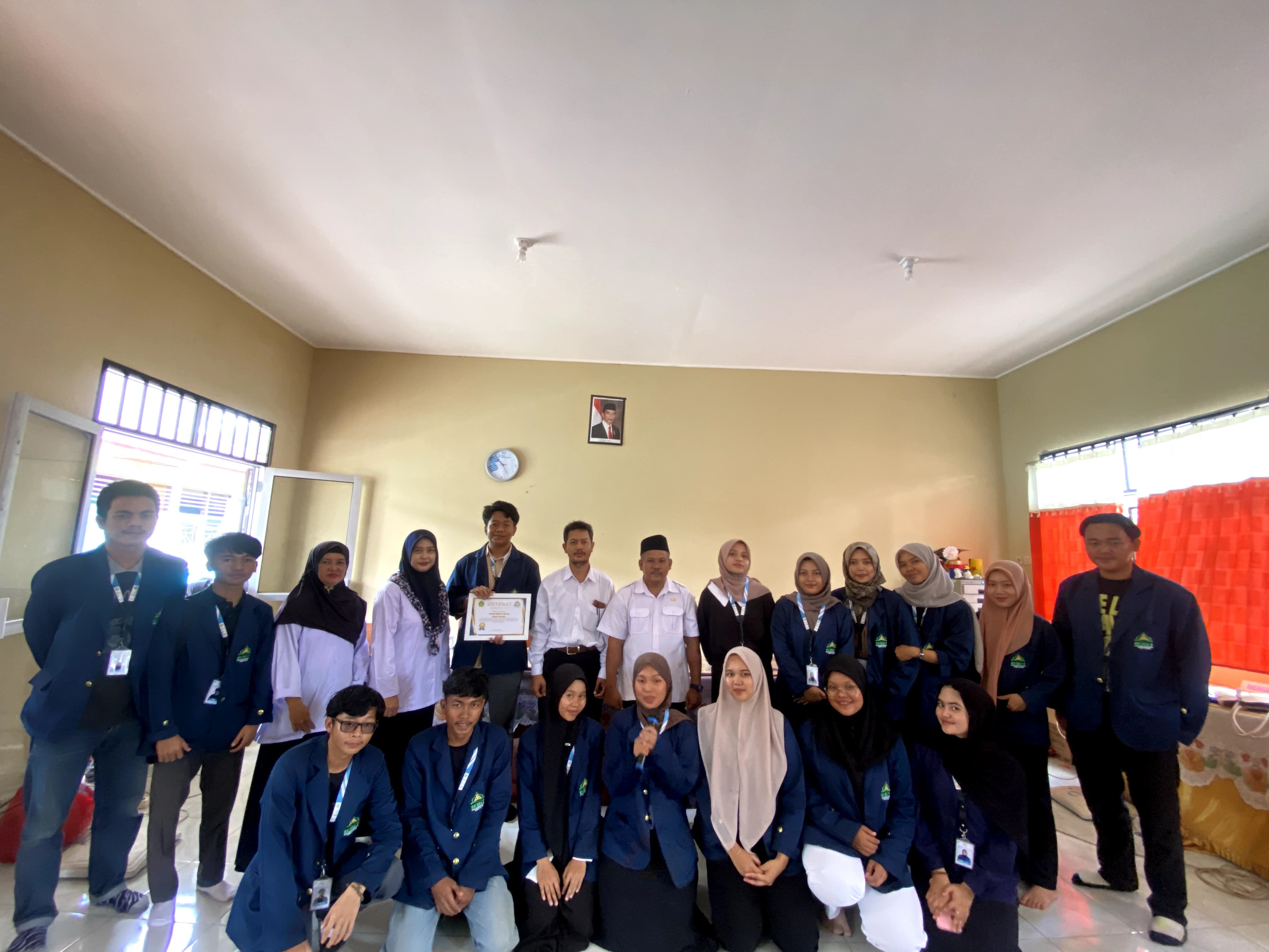 Mahasiswa KKN IAIN SAS Babel Sosialisasi Pengaruh Gadget Terhadap Anak Di SDN 13 Gantung