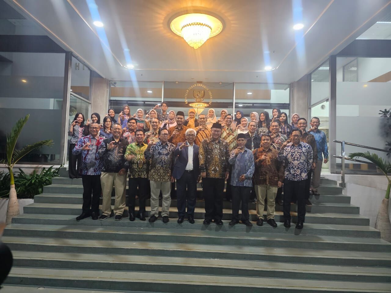 Mahasiswa KKN Internasional IAIN SAS Babel Turut Menyukseskan Pelantikan ICMI Malaysia