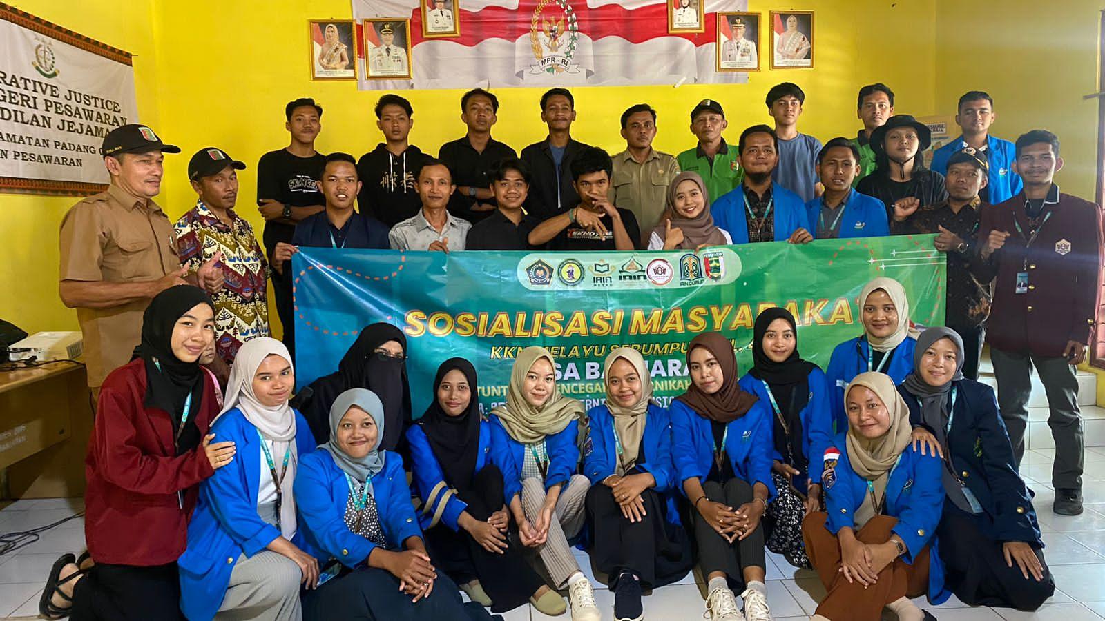 Mahasiswa KKN Melayu Serumpun Sosialisasi Pencegahan Stunting dan Penikahan Dini Desa Banjaran