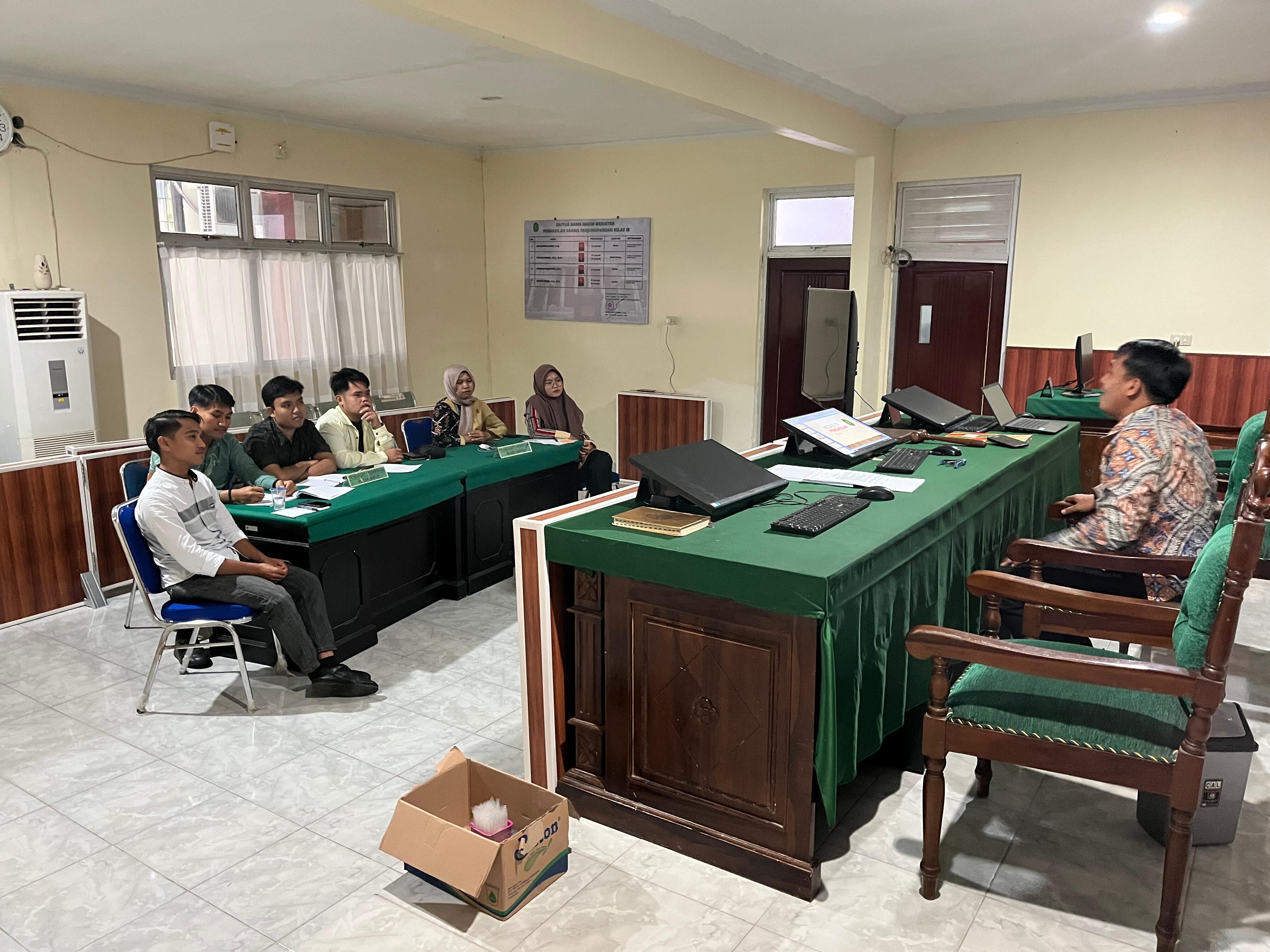 Mahasiswa PKL FSEI IAIN SAS Babel Menerima Materi Tentang Mediasi di Pengadilan Agama TanjungPandan