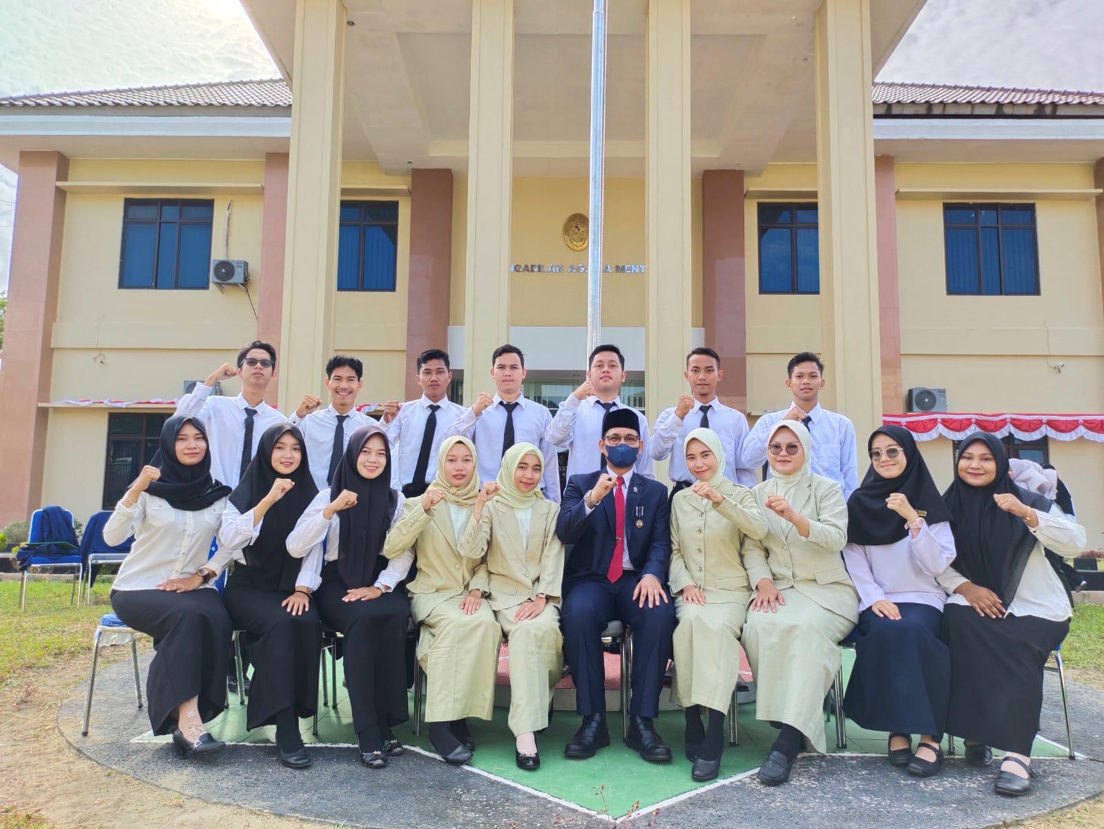 Mahasiswa PKL Turut Peringati HUT Ke-77 RI, Pengadilan Agama Muntok Gelar Upacara Bendera