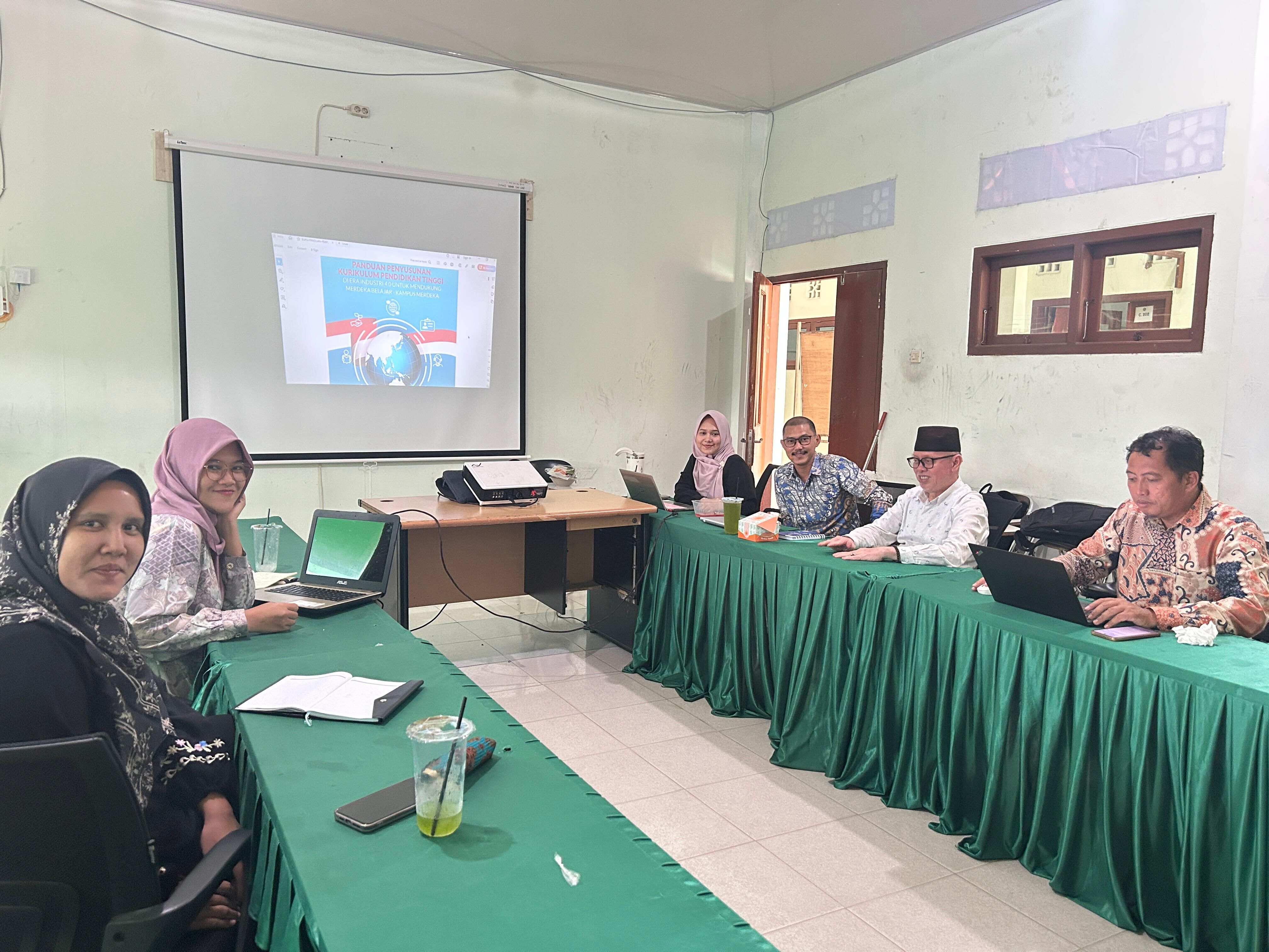 Melangkah Pasti Menuju Akreditasi Jurnalistik Islam FDKI IAIN Syaikh Abdurrahman Siddik Bangka Belitung
