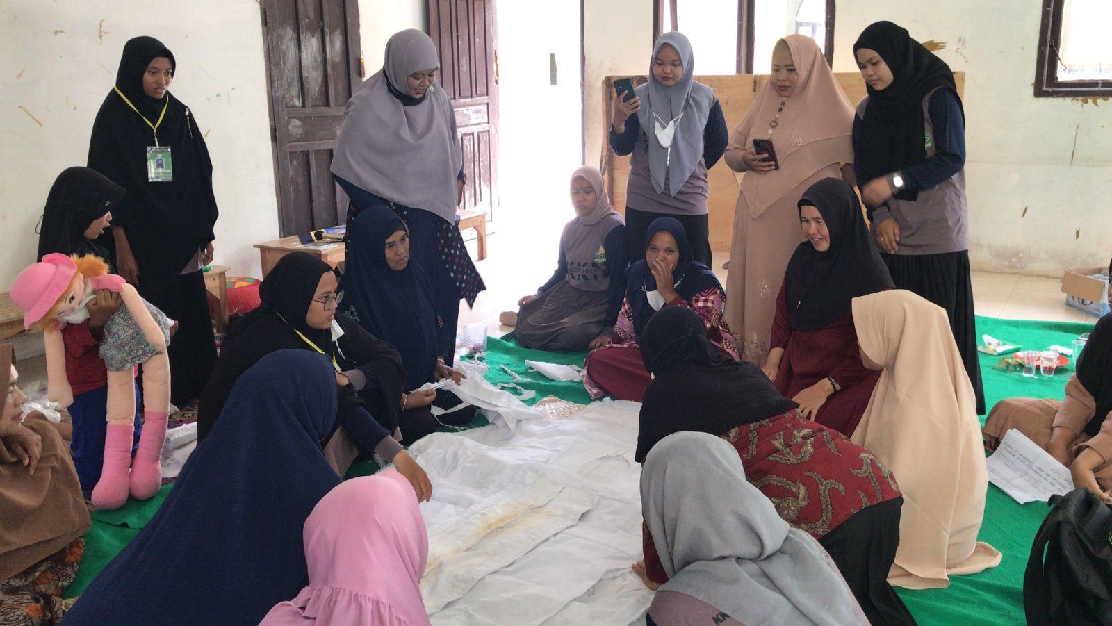 KKN IAIN SAS Babel di Dusun Kerakas Komplek Gelar Pelatihan Pengurusan Jenazah Sesuai Syariat Islam