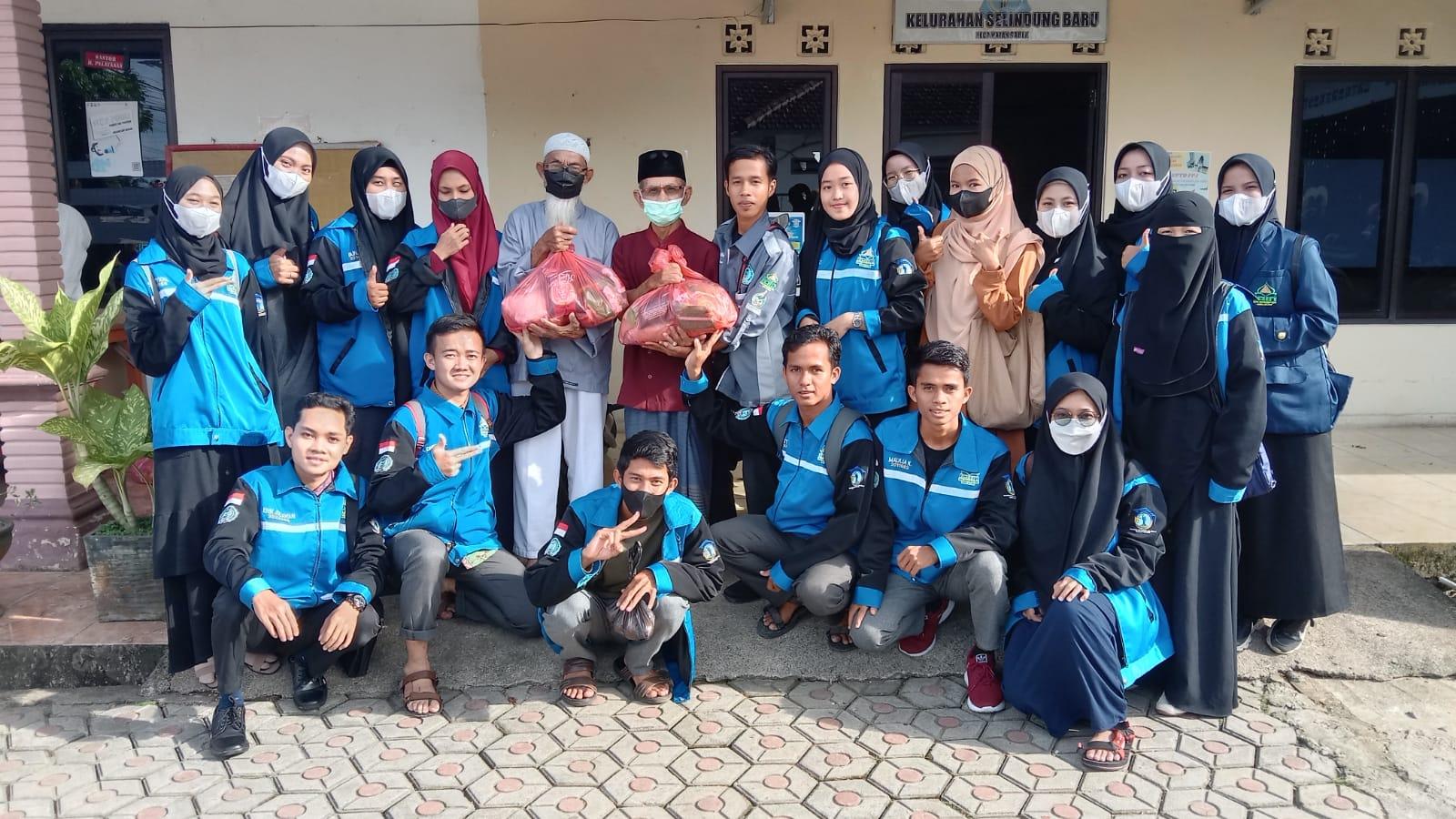 Berbagi di Bulan Suci Ramadhan, Formasi KIP-K IAIN SAS Bangka Belitung Bagi-Bagi Sembako