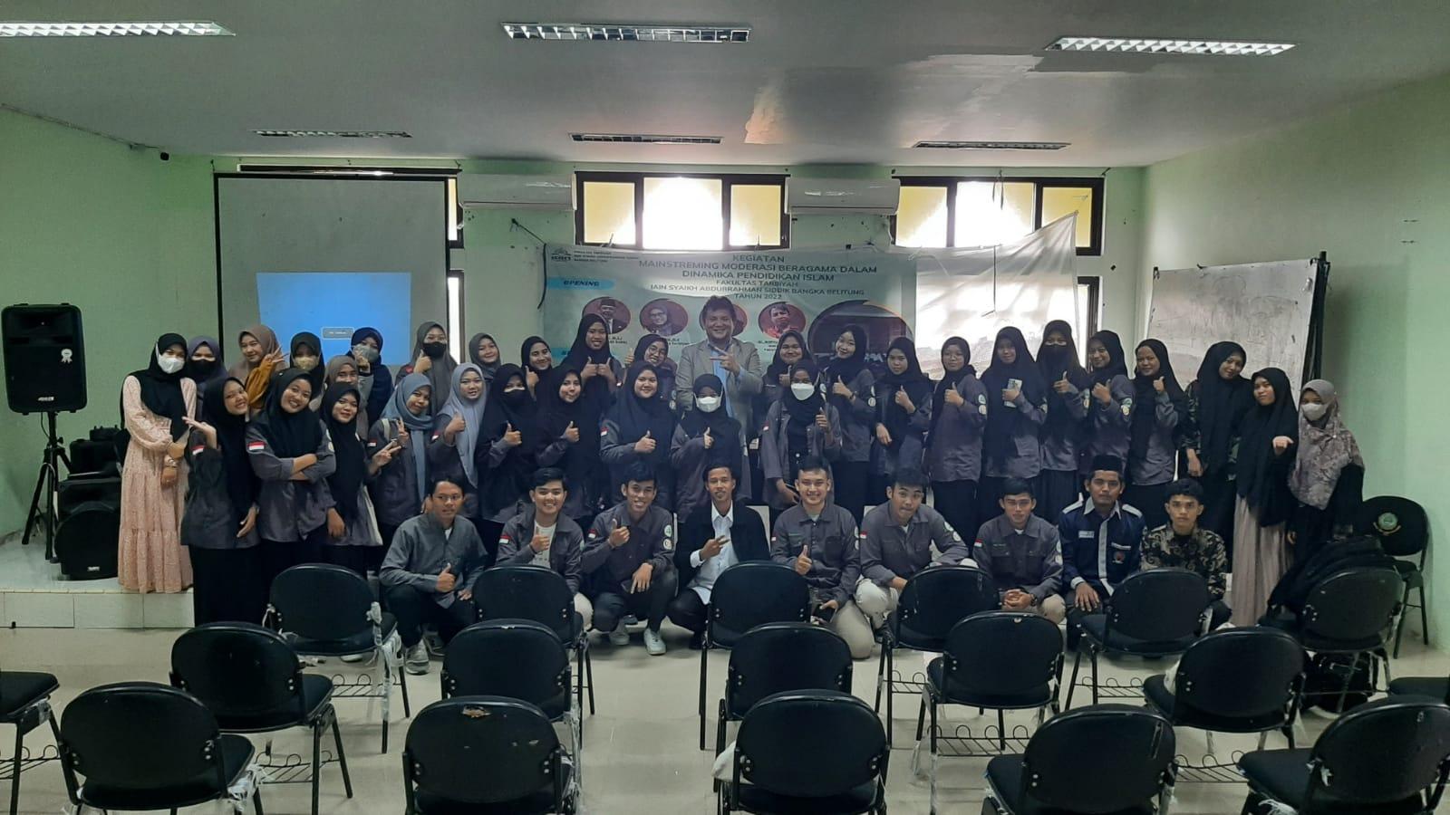 Hadirkan Asisten Staf Khusus Presiden, Fakultas Tarbiyah Sukses Adakan Seminar Nasional