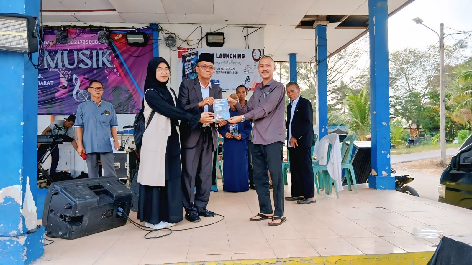 Penguatan Tradisi Lisan Budaya Melayu Bangka Belitung Dosen IAIN SAS Babel Bersama Wakil Bupati Bangka Barat H. Yus Derahman Launching Buku Pantun Negeri Sejiran Setason: Mengenang Atok Kampong