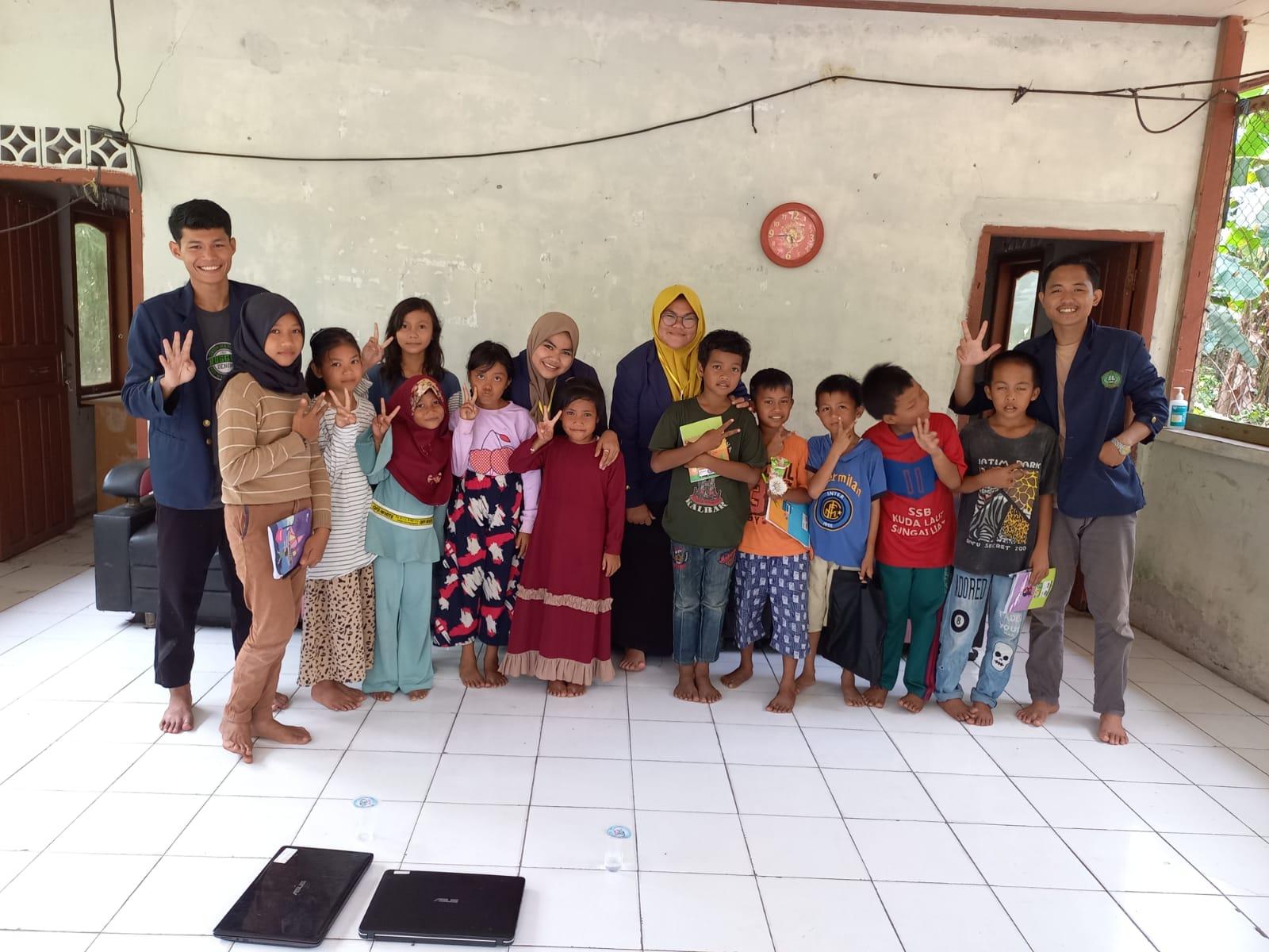 Peserta KKN Pulau Nangka Adakan Les Untuk Anak SD, Picu Semangat Belajar Anak