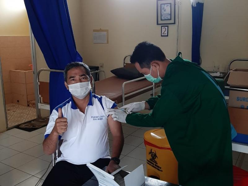 Iqrom Faldiansyah, M.A., Salah Satu Dosen Yang Sedang Menjalani Penyuntikan Vaksin COVID-19