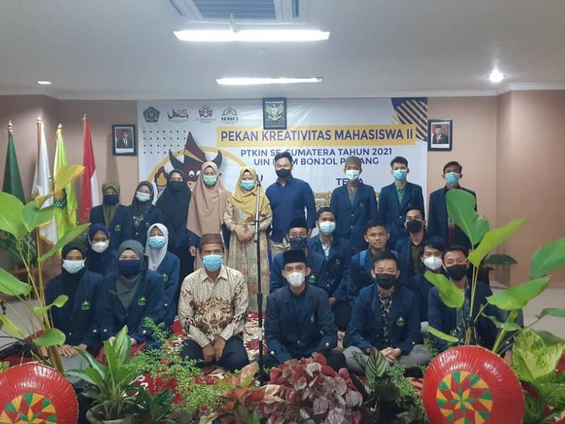Foto Bersama dengan Pimpinan Kontingen