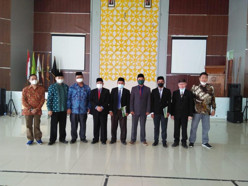 Foto Bersama Tiga Pejabat baru 