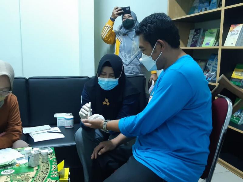 Pengambilan sample darah