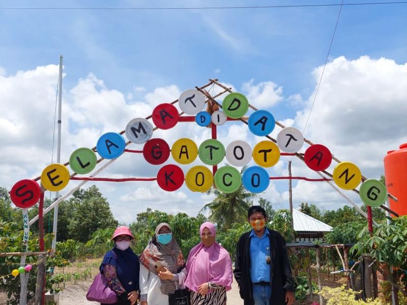 Foto Bersama dengan Pengurus ASPIKOM