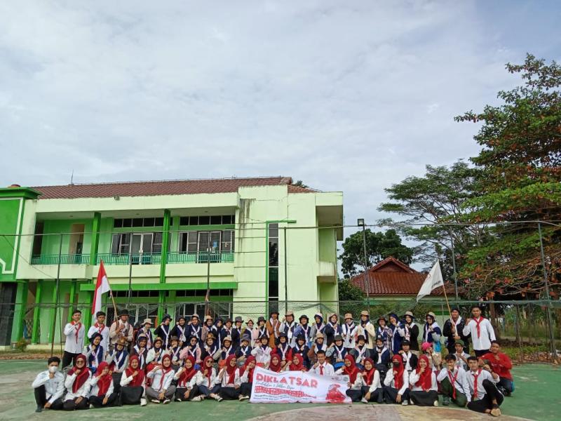 Foto Bersama dengan Peserta Diklatsar 