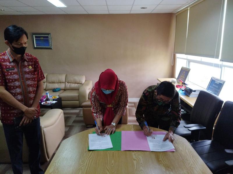  Rektor IAIN SAS Bangka Belitung Teken MoU dengan DPPKBPPPA Bangka Tengah