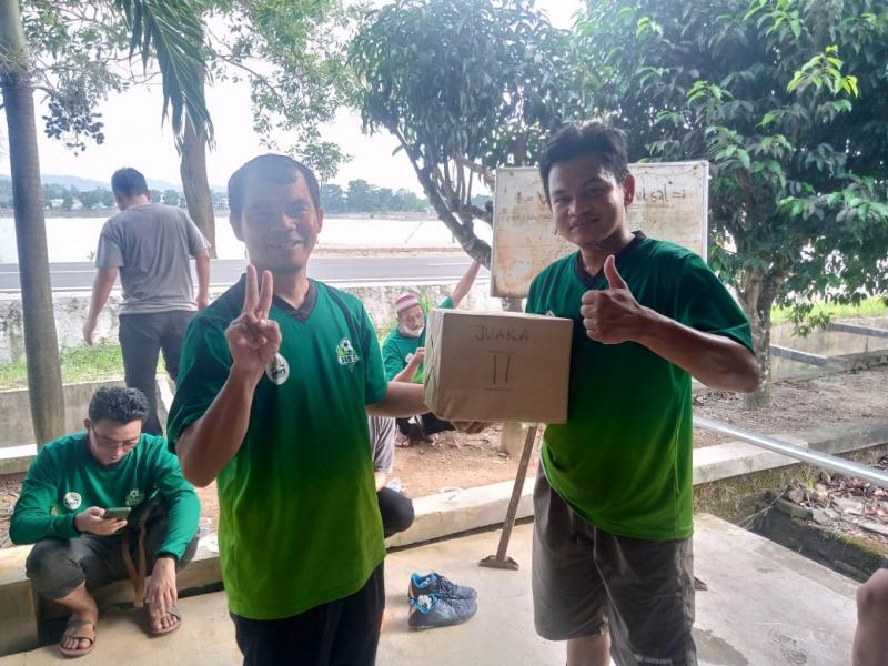 Tim Futsal Rektorat Juara 2 Turnamen Futsal antar Fakultas