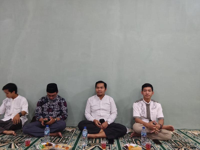 Tausiyah yang diisi oleh  Ichsan Habibi, M.A.HUM