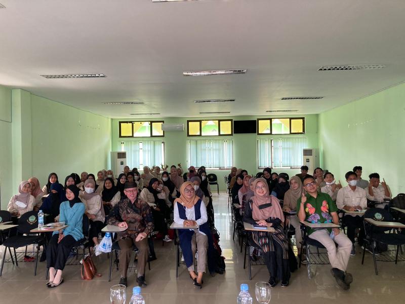  Dekan FDKI Foto Bersama, Ketua Prodi Psikologi Islam dan Mahasiswa Prodi Psikologi Islam