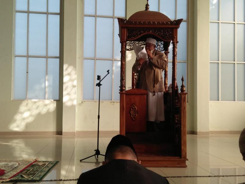  khutbah yang disampaikan oleh H. Amir Mamduh, M.Hum.