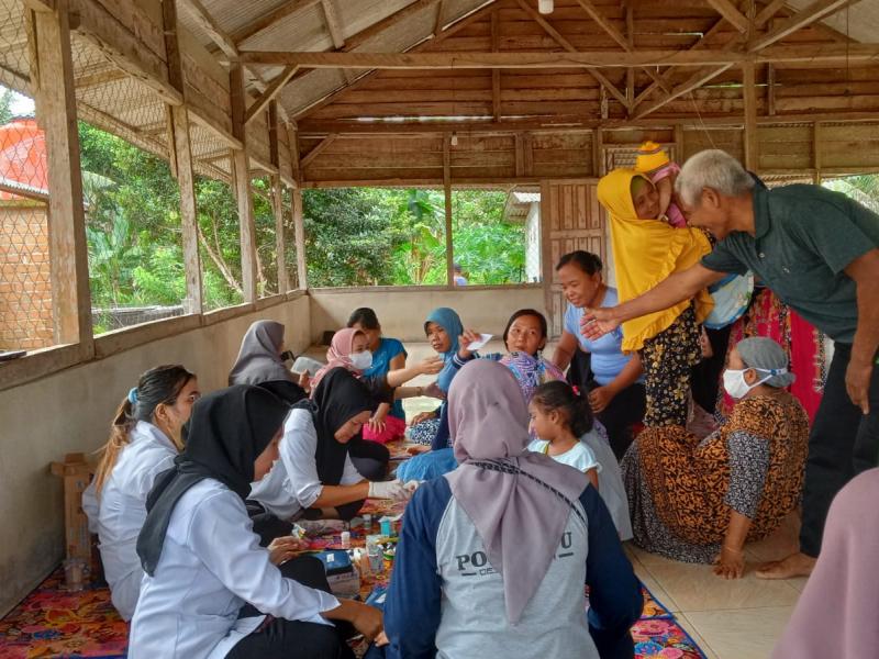 Berkolaborasi dengan Puskesmas, Kelompok KKN Moderasi Beragama Lakukan Penyuluhan Dusun Meleset