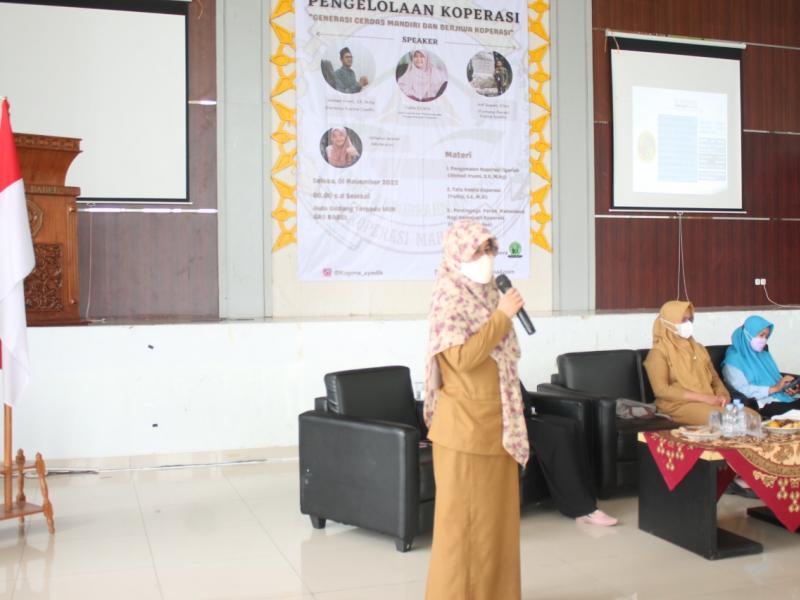 Sub. Koordinator Pemberdayaan dan Pengembangan Koperasi, dari Dinas Koperasi dan UKM Prov Kep Babel  Yulita, SE, M.Si