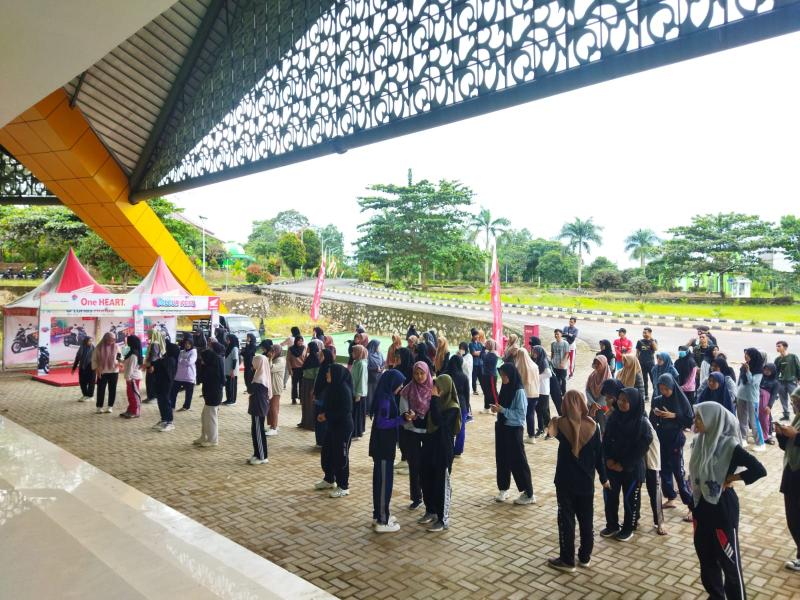 Semarakkan PKM, DEMA IAIN SAS Bangka Belitung Gelar Jalan Santai dan Senam Bersama Honda