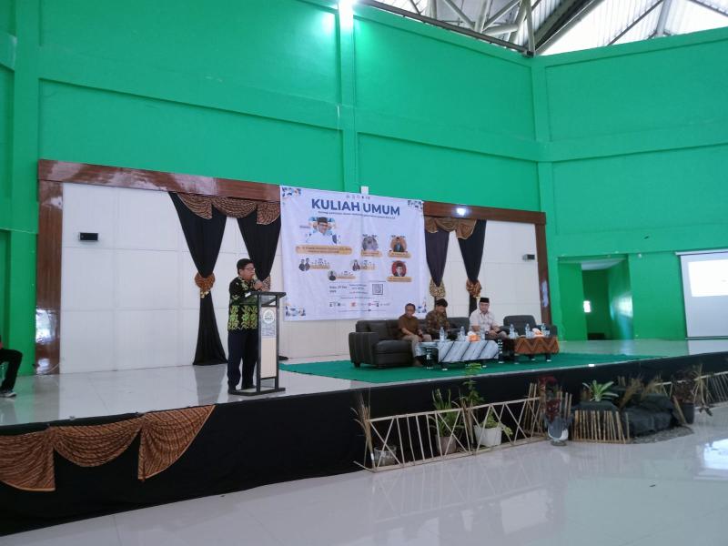 Rektor IAIN SAS Bangka Belitung pada kesempatan ini di Wakili oleh Wakil Rektor III Dr. H. Muh Misdar,M.Ag