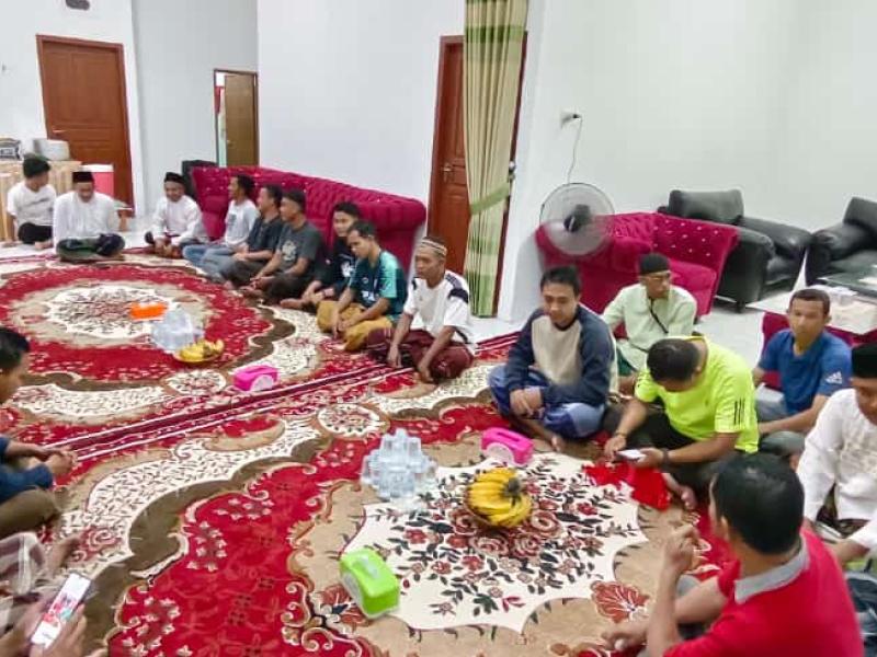 Ketua Yayasan Ponpes Islamic Center Sungailiat Drs. H. Saiful Zuhri 